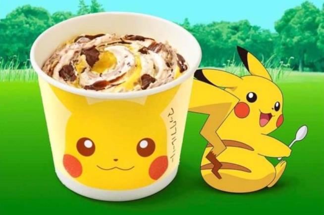 McDonald's lancia un McFlurry dedicato a Pikachu in Giappone Pikachu posa accanto al suo McFlurry