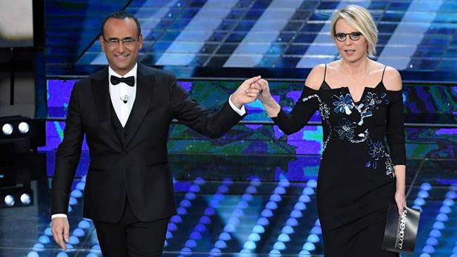 Sanremo 2017: i vincitori, la classifica e i momenti salienti della serata di chiusura Sanremo 2017, Carlo Conti e Maria De Filippi serata finale