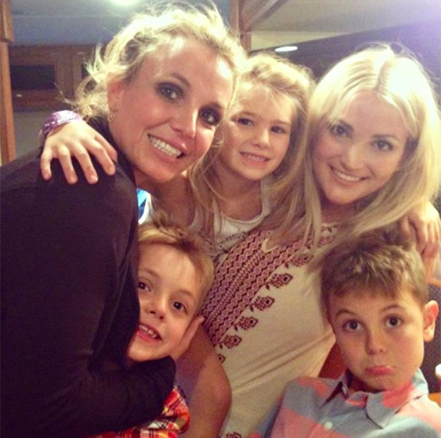 Britney Spears preoccupata per la salute della nipotina Maddie Britney Spears con i suoi figli, Maddie e la sorella Jamie