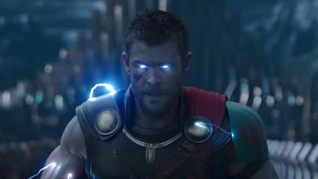 Il nuovo trailer di Thor: Ragnarok direttamente dal Comic-Con Chris Hemsworth è Thor in una scena del nuovo trailer di Ragnarok