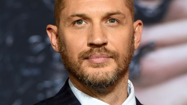 Tom Hardy ha visitato i bambini malati di un ospedale di Los Angeles Tom Hardy durante la premiere di Venom