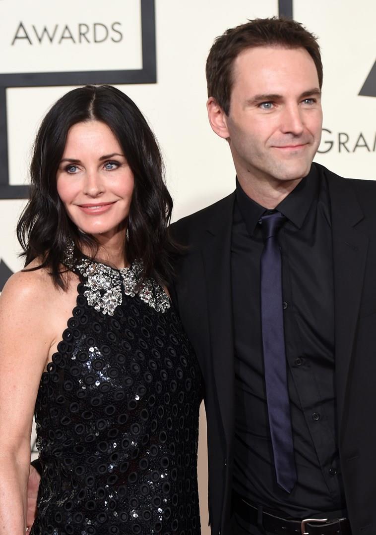 Courteney Cox guarisce dall'agorafobia e torna con il fidanzato Primo piano di Courteney Cox e Johnny McDaid