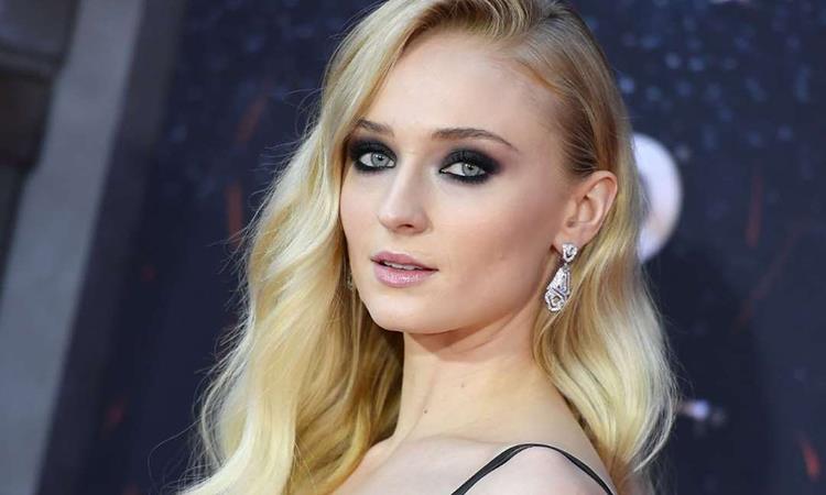Sophie Turner vorrebbe interpretare Boy George in un film Sophie Turner alla premiere di Game of Thrones