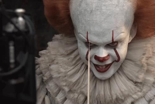 IT: Capitolo 2, il debutto al box-office è da paura Pennywise sorride malvagio