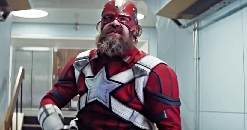 David Harbour parla del carattere del Guardiano Rosso e del tono del film Marvel Black Widow David Harbour nei panni del Guardiano Rosso