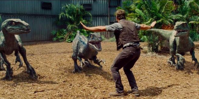 Jurassic World sarà una metafora sul trattamento degli aniimali Chris Pratt e i dinosauri di Jurassic World