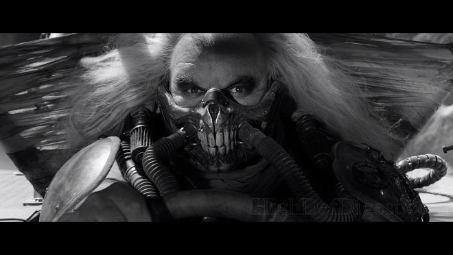 Immortan Joe nella versione Black and Chrome Immortan Joe in bianco e nero nella black and chrome edition di Mad Max: Fury Road