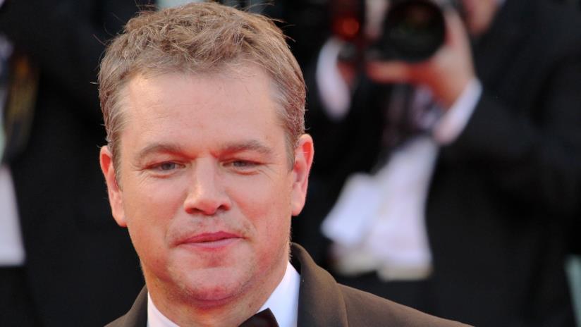 Matt Damon a Venezia 74: Mi rimpicciolisco per l'ambiente e per l'amore Matt Damon sul red carpet di Venezia 74