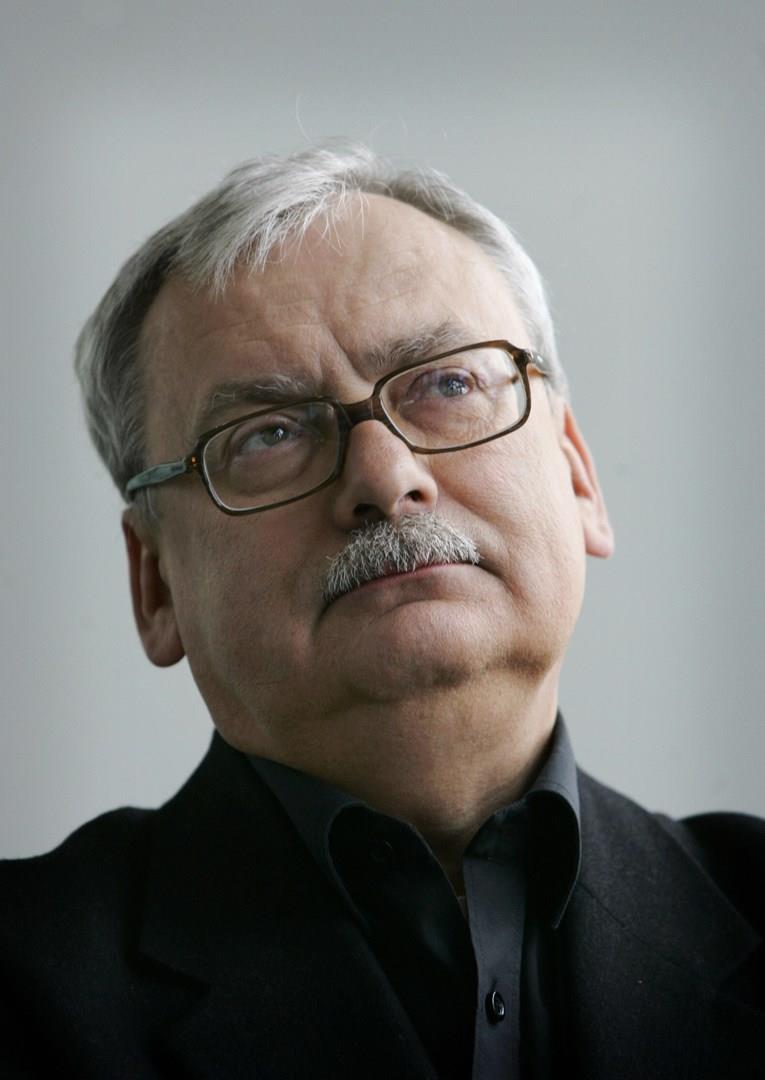 The Witcher guarda a un pubblico di adulti: le ultime sulla serie Netflix Un primo piano di Andrzej Sapkowski
