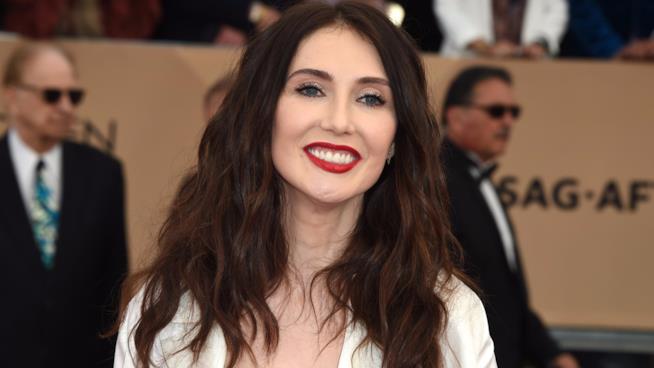 Carice van Houten, la Donna Rossa di Game of Thrones, è diventata mamma del piccolo Monte Carice van Houten sorridente a un evento ufficiale