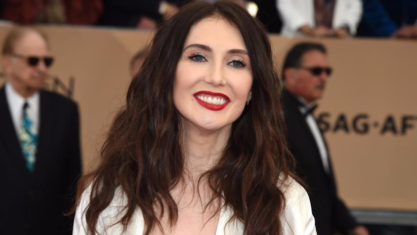 Carice van Houten, la Donna Rossa di Game of Thrones, è diventata mamma del piccolo Monte Carice van Houten sorridente a un evento ufficiale