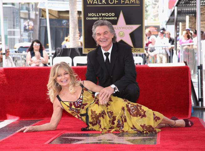 Goldie Hawn e Kurt Russell hanno ricevuto la loro stella sulla Walk of Fame Goldie Hawn e Kurt Russell sulla Walk of Fame