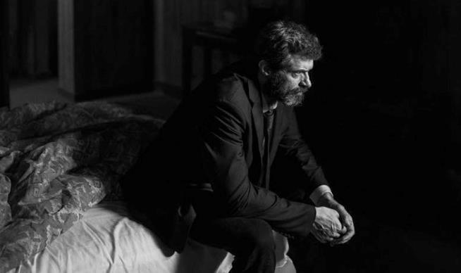 Logan: il Blu-ray avrà il film in bianco e nero e una scena su Jean Grey Un'immagine di Hugh Jackman in Logan