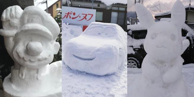 Gli abitanti di Tokyo creano opere d'arte con la neve Mosaico di tre foto che mostrano alcuni dei pupazzi di neve creati dagli abitanti di Tokyo