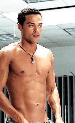 Un giovane Jesse Williams Jesse Williams (Jackson Avery)