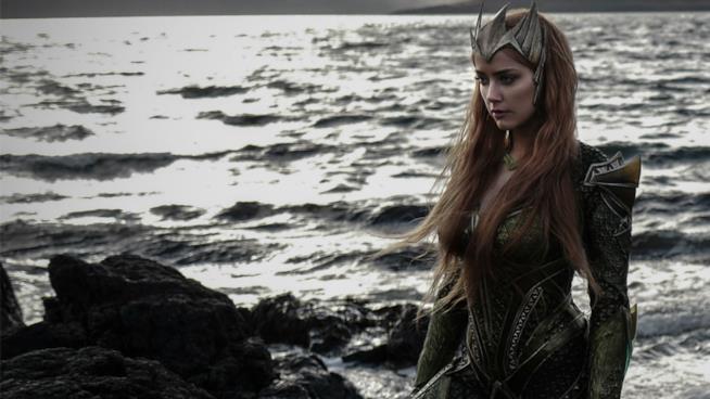 Amber Heard è Mera in Justice League Primo sguardo ad Amber Heard nei panni di Mera