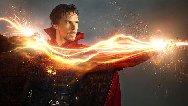 Stephen Strange porta Marvel in una Dimensione Oscura Stephen Strange prepara il suo viaggio nella Dimensione Oscura