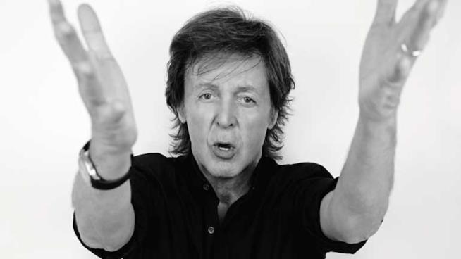 Paul McCartney è la la rock star che apparirà nel nuovo film Disney La leggenda vivente dei Beatles in una foto ritratta per la celebrazione del suo compleanno