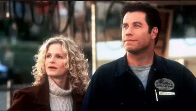 La trama di Phenomenon, la spiegazione e le attinenze a Scientology Una scena di Phenomenon