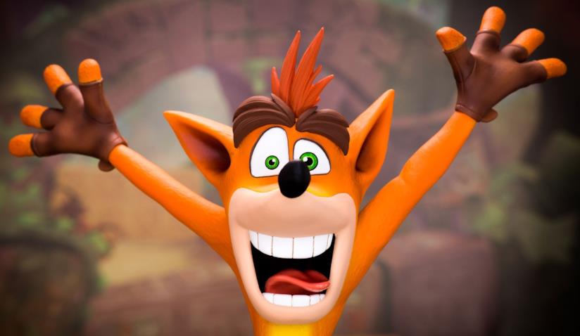 Crash Bandicoot N.Sane trilogy, una splendida statuetta celebra l'uscita del gioco Il faccione di Crash Bandicoot realizzato in PVC