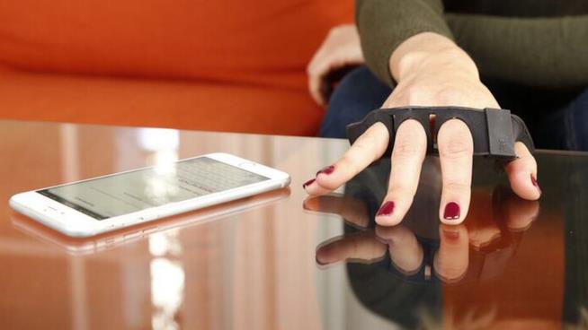 I modi in cui potremmo dire interagire in futuro con i computer TAP, la tastiera che si indossa