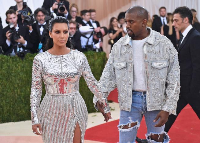 Kanye West non è andato al Met Gala per colpa di Kim Kardashian Kim Kardashian e Kanye West al Met Gala 2016