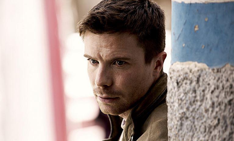 Deep State 2: Joe Dempsie è Harry Clarke Deep State 2: Harry Clarke