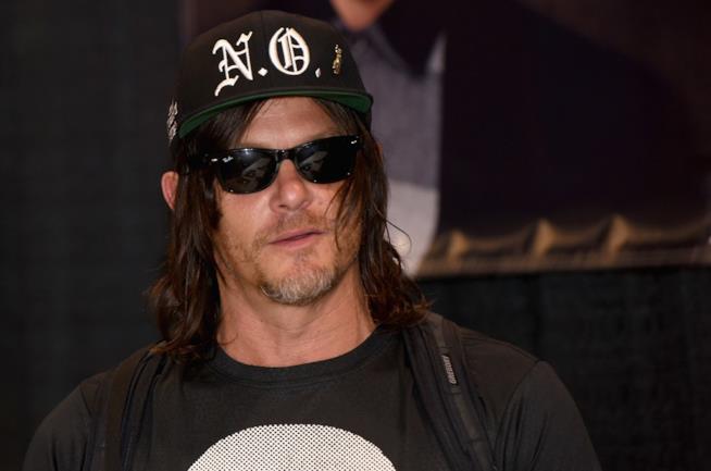 Norman Reedus è salito sul palco per suonare con gli Anthrax Norman Reedus con il suo stile da vero rocker