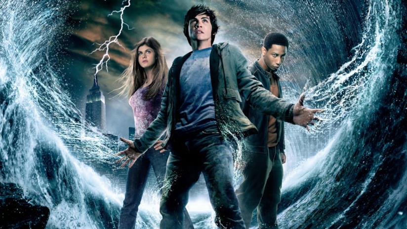 Guida di lettura ai libri di Rick Riordan: la saga di Percy Jackson e oltre Logan Lerman, Alexandra Daddario e Brandon T. Jackson in un poster di Percy Jackson
