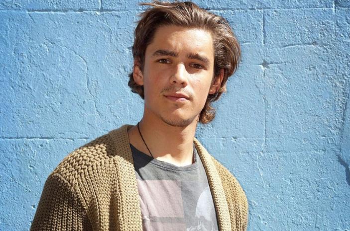 Brenton Thwaites darà il volto a Dick Grayson Brenton Thwaites in primo piano