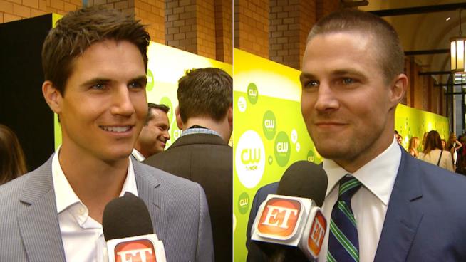 Robbie e Stephen Amell potrebbero ritrovarsi presto sul grande schermo nel film di Arrow Stephen Amell dichiara che vorrebbe un film di Arrow in cui il cugino Robbie fosse Batman