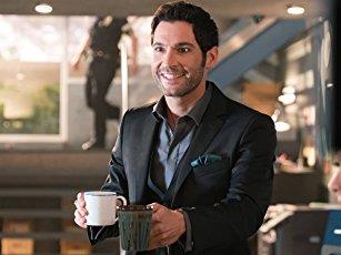 Tom Ellis è Lucifer Tom Ellis in Lucifer