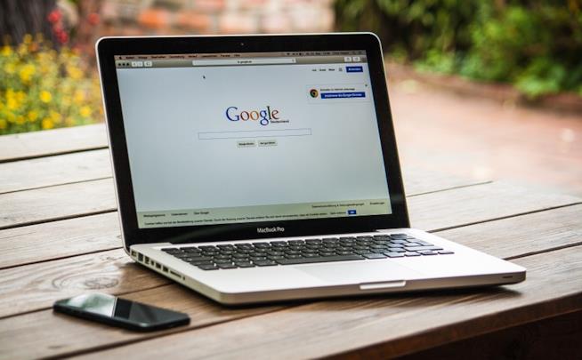 Google potrebbe tornare in Cina con un motore di ricerca censurato Un'immagine di Google sul pc