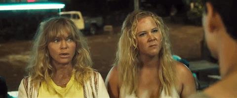 Goldie Hawn e Amy Schumer nel trailer di Vengo con... mamma Amy Schumer delusa e arrabbiata nel trailer di Vengo con... mamma