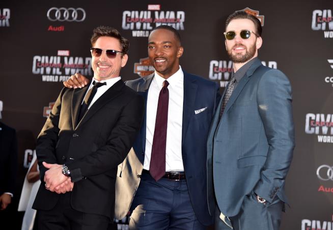Captain America: Civil War, ecco le foto e i video della premiere mondiale Robert Downey Jr., Anthony Mackie e Chris Evans
