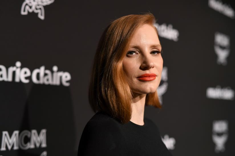 Un cavallo ha morso Jessica Chastain mentre lei cercava di accarezzarlo Jessica Chastain è stata morsa da un cavallo