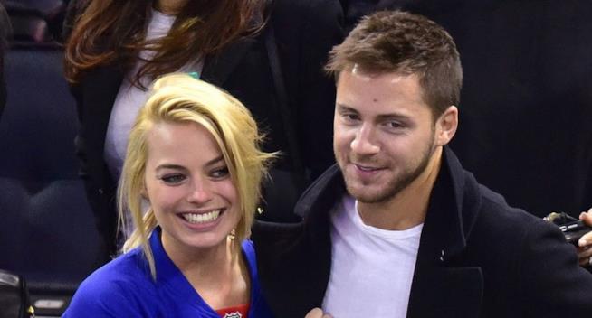 Margot Robbie si è sposata con Tom Ackerley Primo piano di Margot Robbie e Tom Ackerley