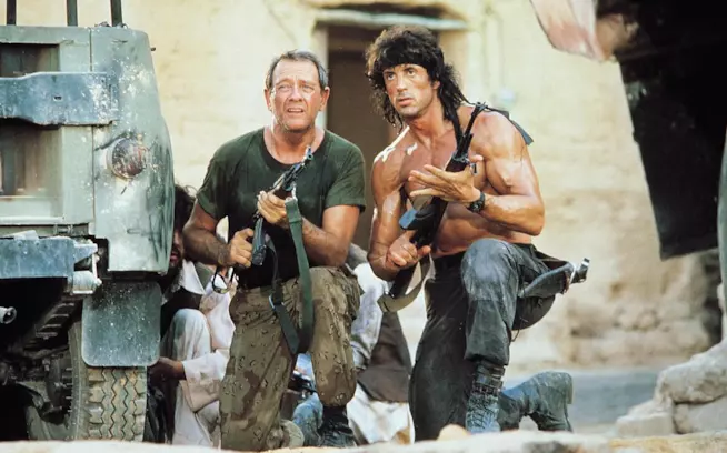 Rambo, uno dei personaggi cult di Sylvester Stallone Stallone in una scena di Rambo III
