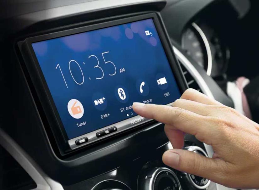 Sony rivela un ricevitore AV per auto con schermo da 6,95 pollici Il bellissimo e funzionale ricevitore AV per auto di Sony
