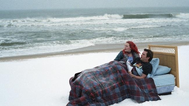 Kate Winslet vorrebbe un sequel di Se mi lasci ti cancello e interpretare nuovamente Clementine In foto Jim Carrey e Kate Winslet