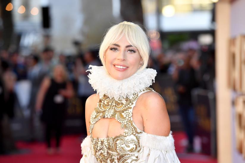 Lady Gaga sul Red Carpet alla premiere londinese di A Star is Born Lady Gaga alla premiere di A Star is Born