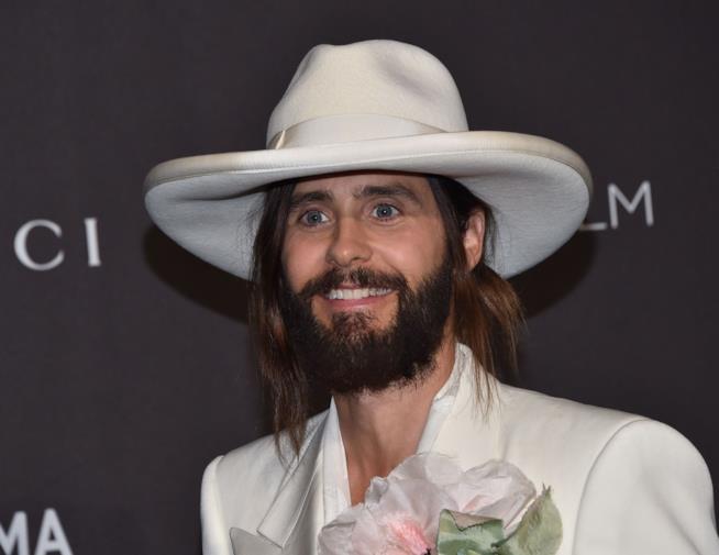 Jared Leto pubblica un breve video per mostrare il look di Morbius, il suo nuovo personaggio Marvel L'attore e cantante Jared Leto