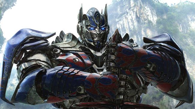 Transformers: l'Ultimo Cavaliere svela il suo poster Optimus Prime in Transformers 2