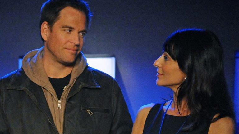 Perrey Reeves e Michael Weatherly sul set di NCIS Wendy Miller e Tony DiNozzo