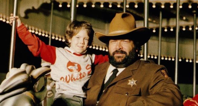 La soundtrack del film con Bud Spencer del 1979 Bud Spencer assieme a Cary Guffey sul set di Uno sceriffo extraterrestre