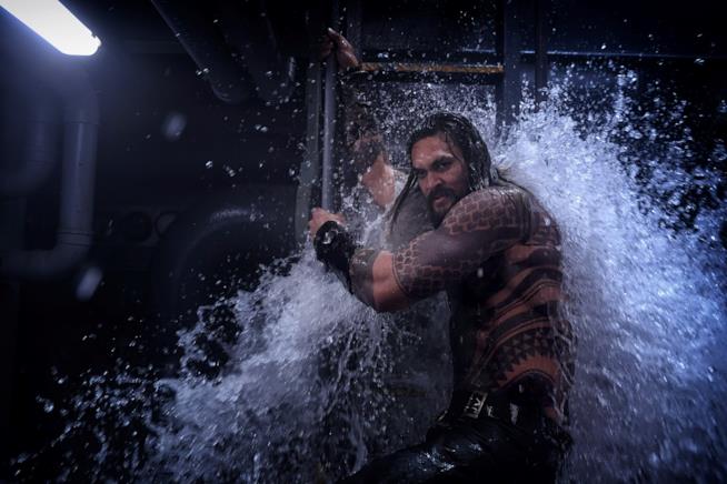 Aquaman, Warner Bros. a lavoro sul sequel Il supereroe Aquaman tornerà nel sequel