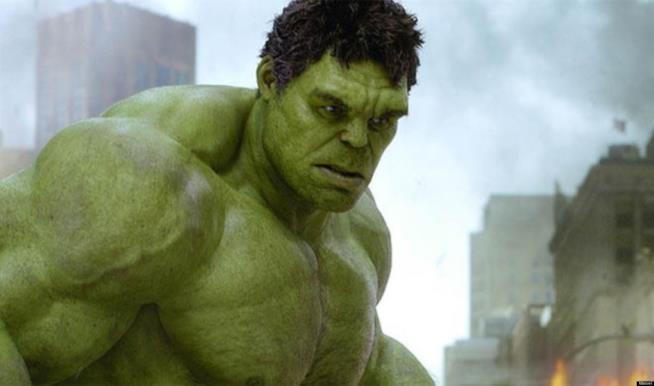 Mark Ruffalo è Hulk in una scena dal set di The Avengers: Age of Utron Mark Ruffalo è l'Incredibile Hulk in The Avengers: Age of Ultron