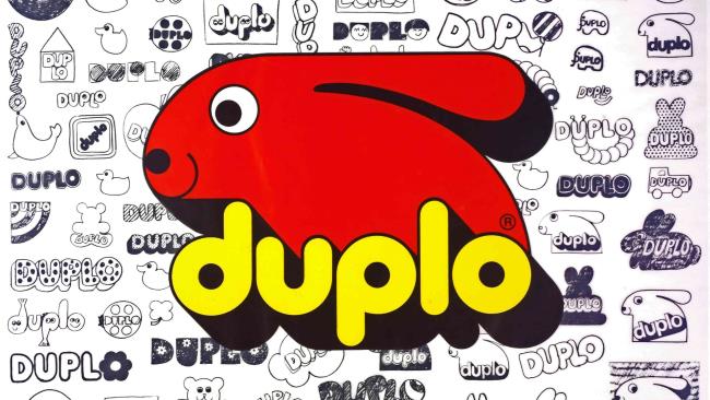 Cinquant'anni di LEGO Duplo, i mattoncini colorati per i più piccoli I logi di LEGO Duplo