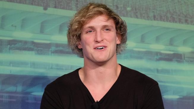 YouTube riattiva la monetizzazione del canale di Logan Paul Logan Paul a un evento ufficiale