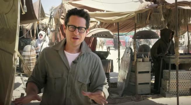 J.J. Abrams ha rivelato che non dirigerà un altro film di Star Wars J.J. Abrams sul set di Star Wars